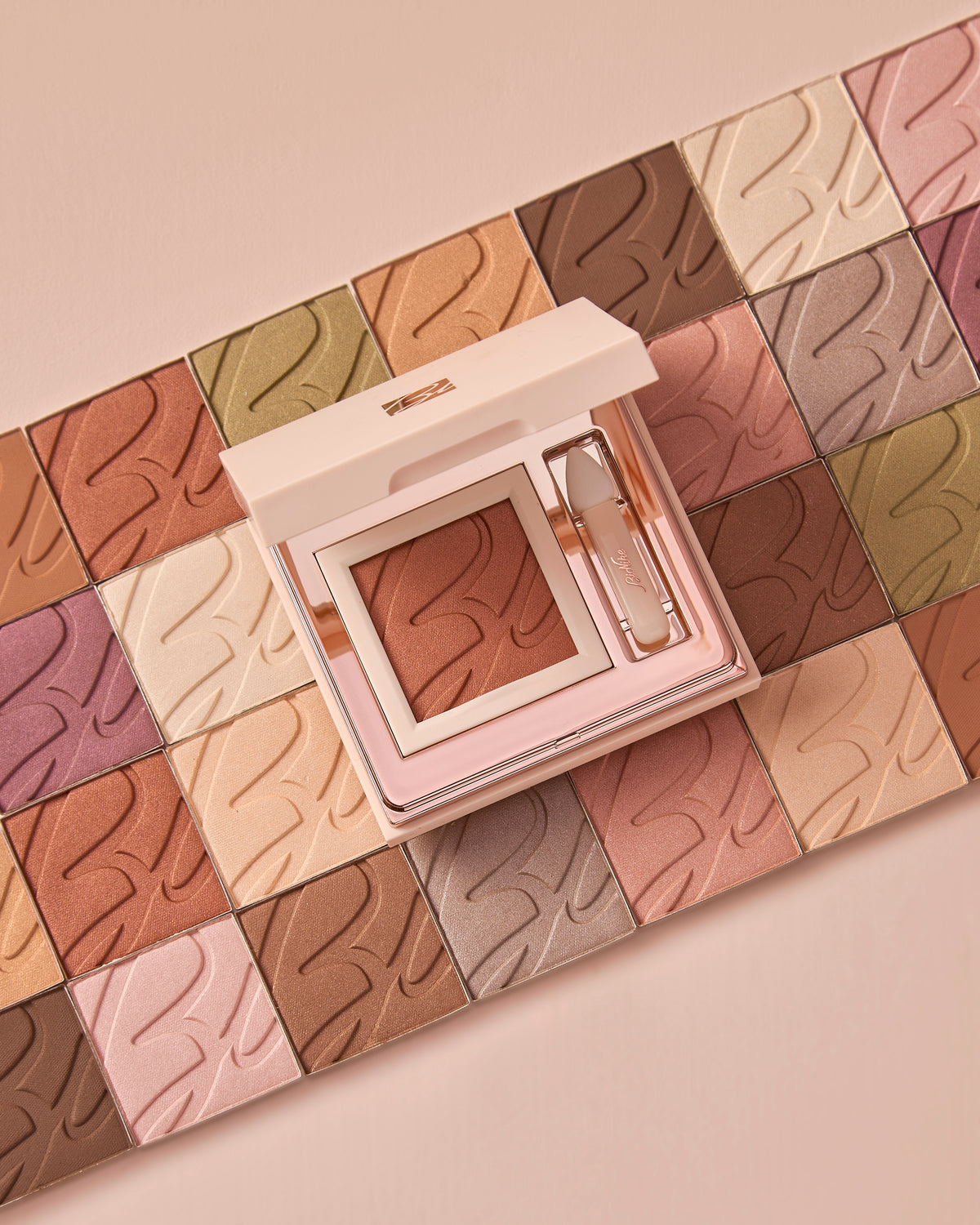 BioNike DEFENCE COLOR SILKY TOUCH Kompaktný očný tieň NEW